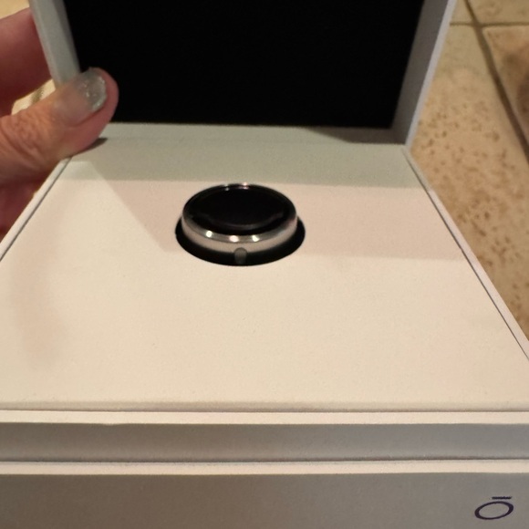 Oura Brushed Silver Health Ring - Picture 6 of 6
